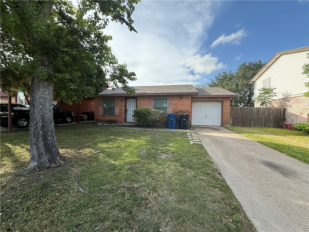 1038 Golden Gate Property Photo 14