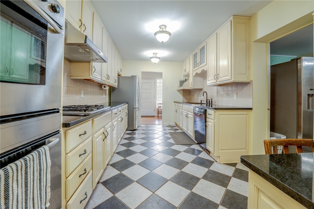 3313 Manitou St Property Photo 14