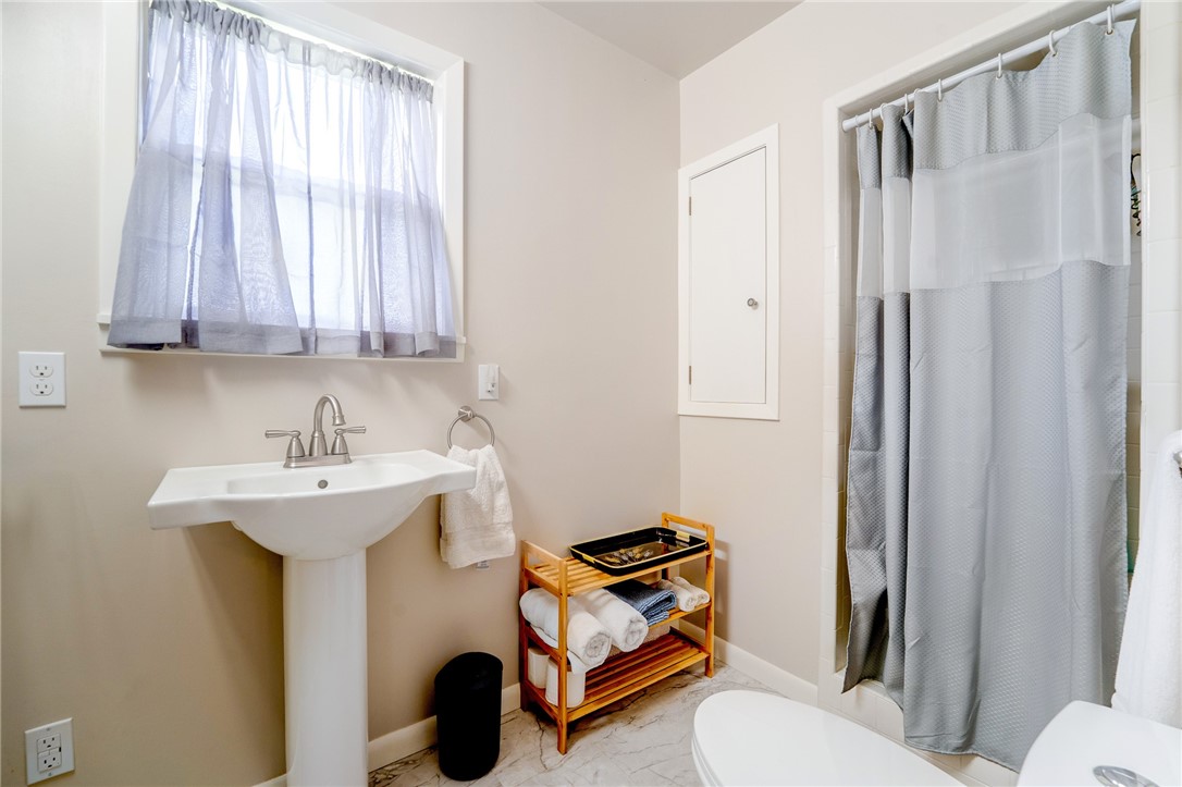 3313 Manitou St Property Photo 26