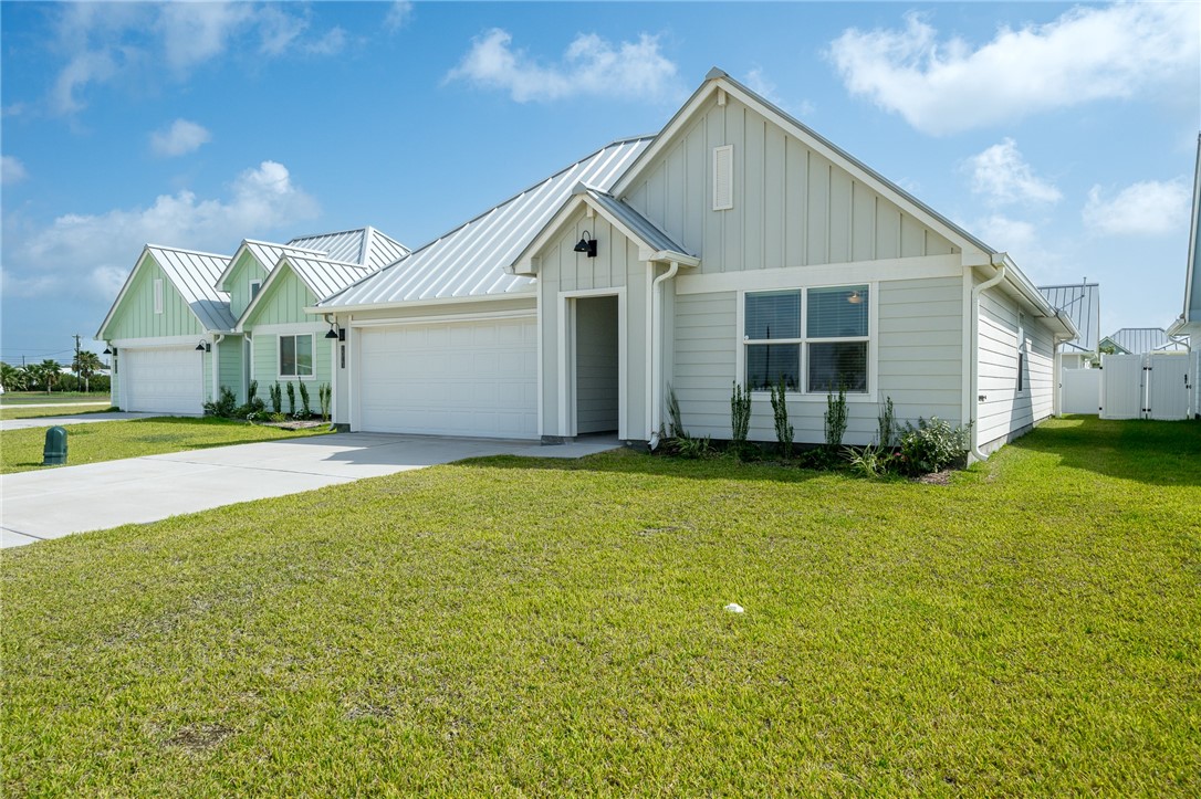 1013 Las Palmas Dr Property Photo 5