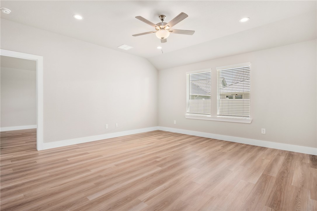 1013 Las Palmas Dr Property Photo 19