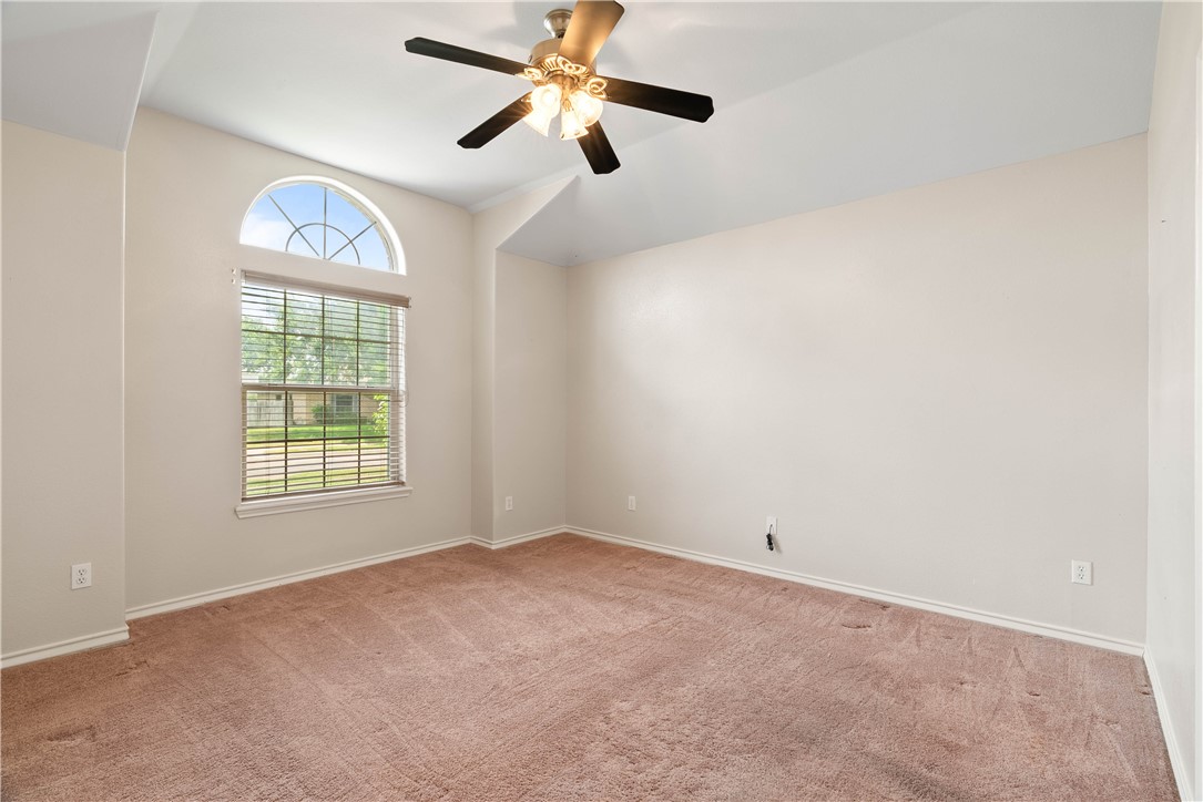 6809 Blue Skyway Dr Property Photo 2