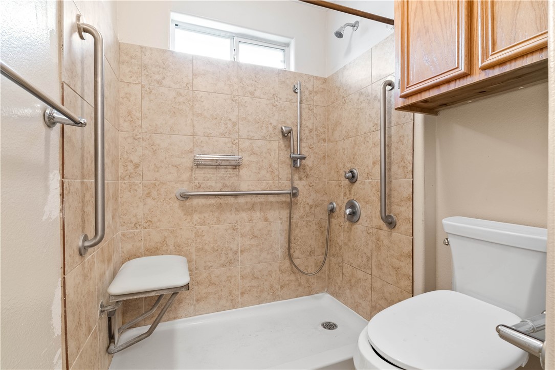 6809 Blue Skyway Dr Property Photo 4
