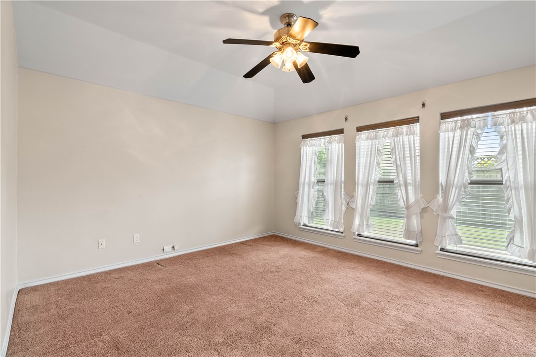 6809 Blue Skyway Dr Property Photo 6