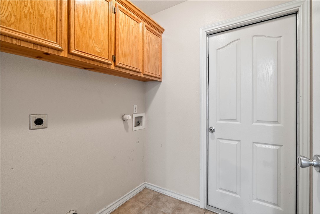 6809 Blue Skyway Dr Property Photo 9
