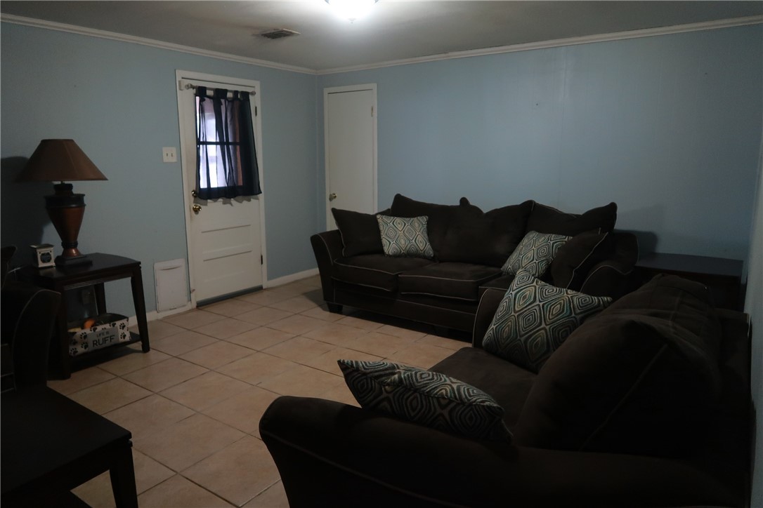 1003 Anderson Dr Property Photo 8