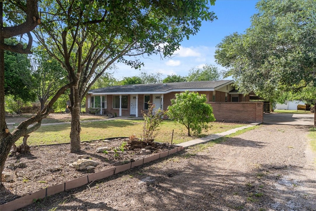 10022 Leopard St Property Photo 1