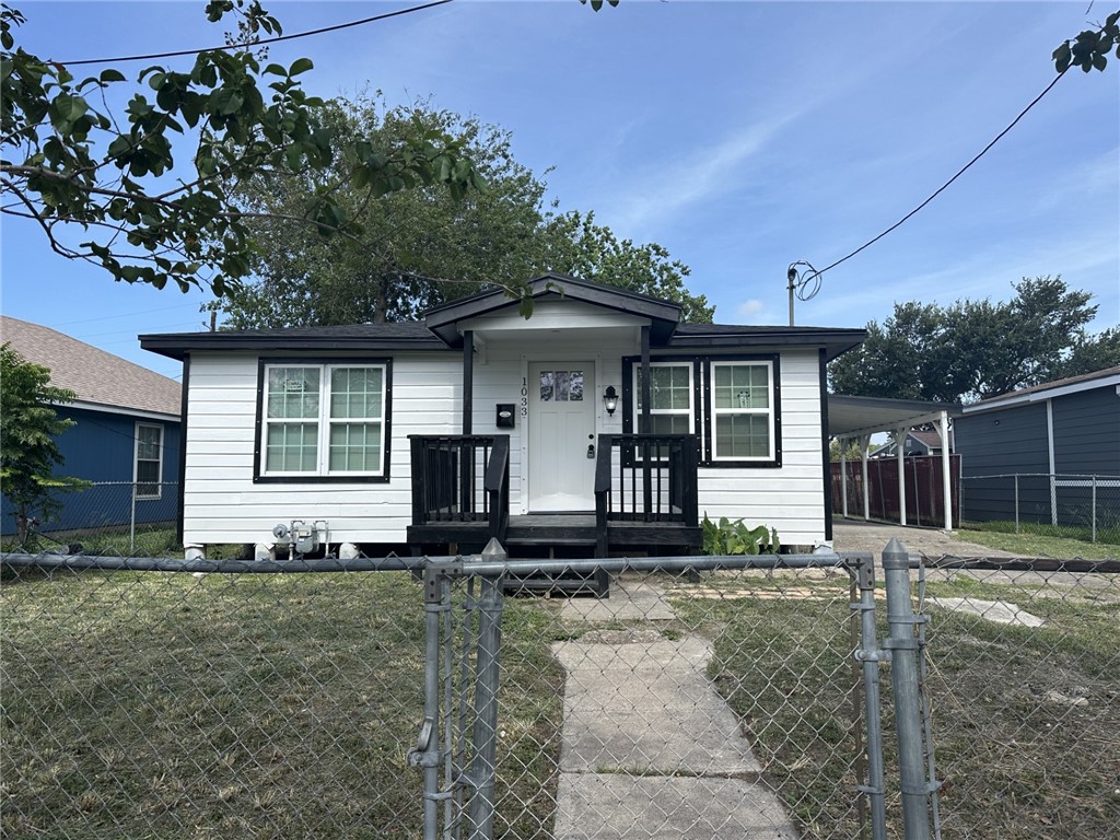 1033 Post Ave Property Photo 1