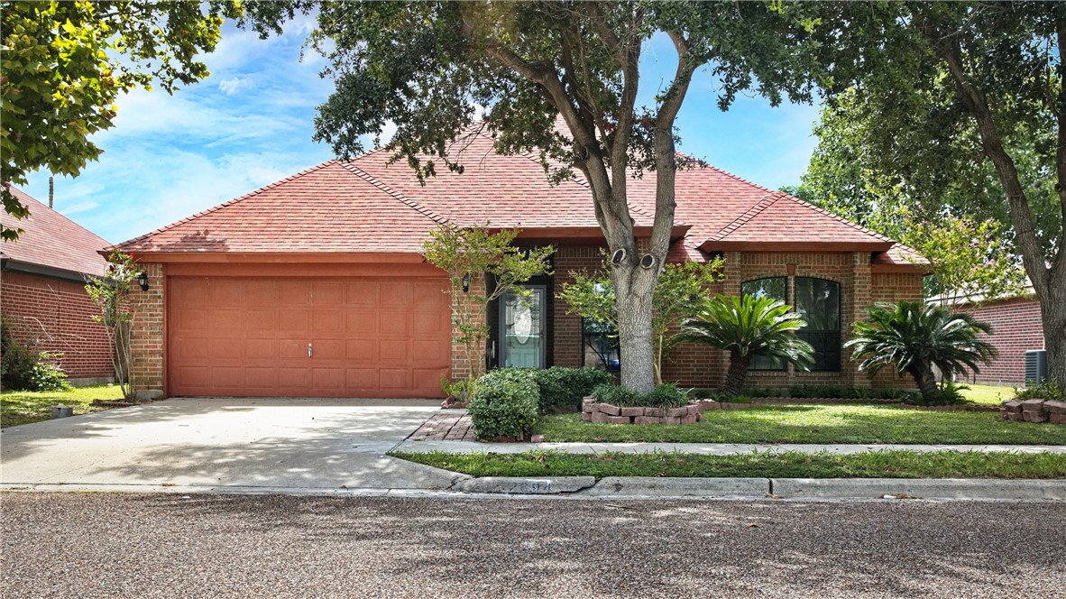 2094 Sweetbay Dr
