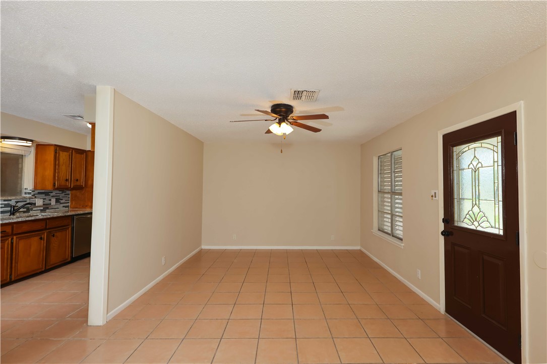 418 Polaris Pl Property Photo 5
