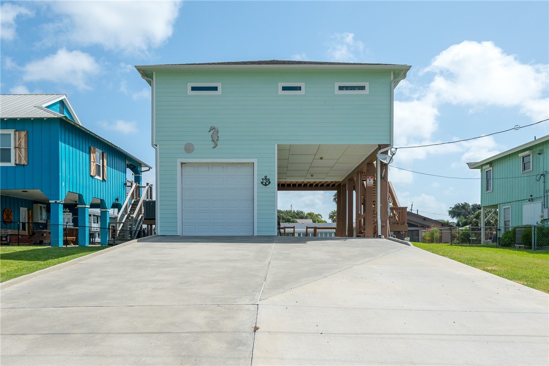 138 Palm Dr