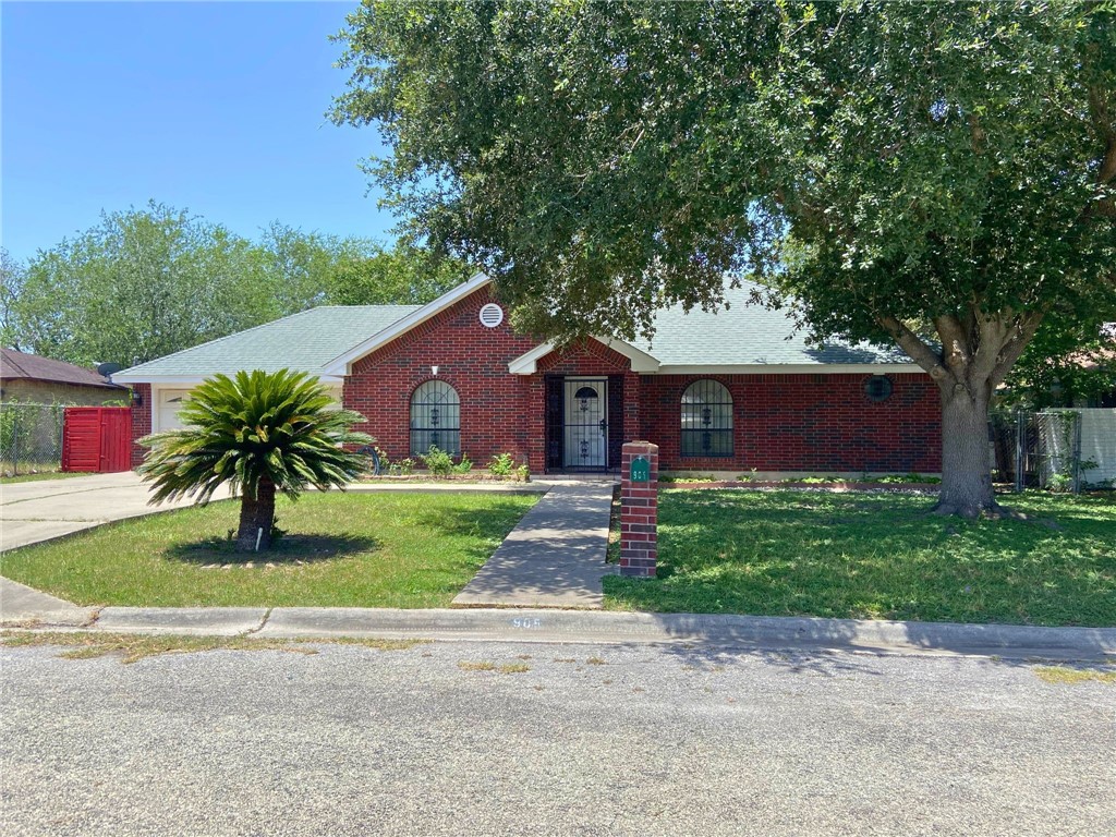 905 Franco Dr Property Photo 1