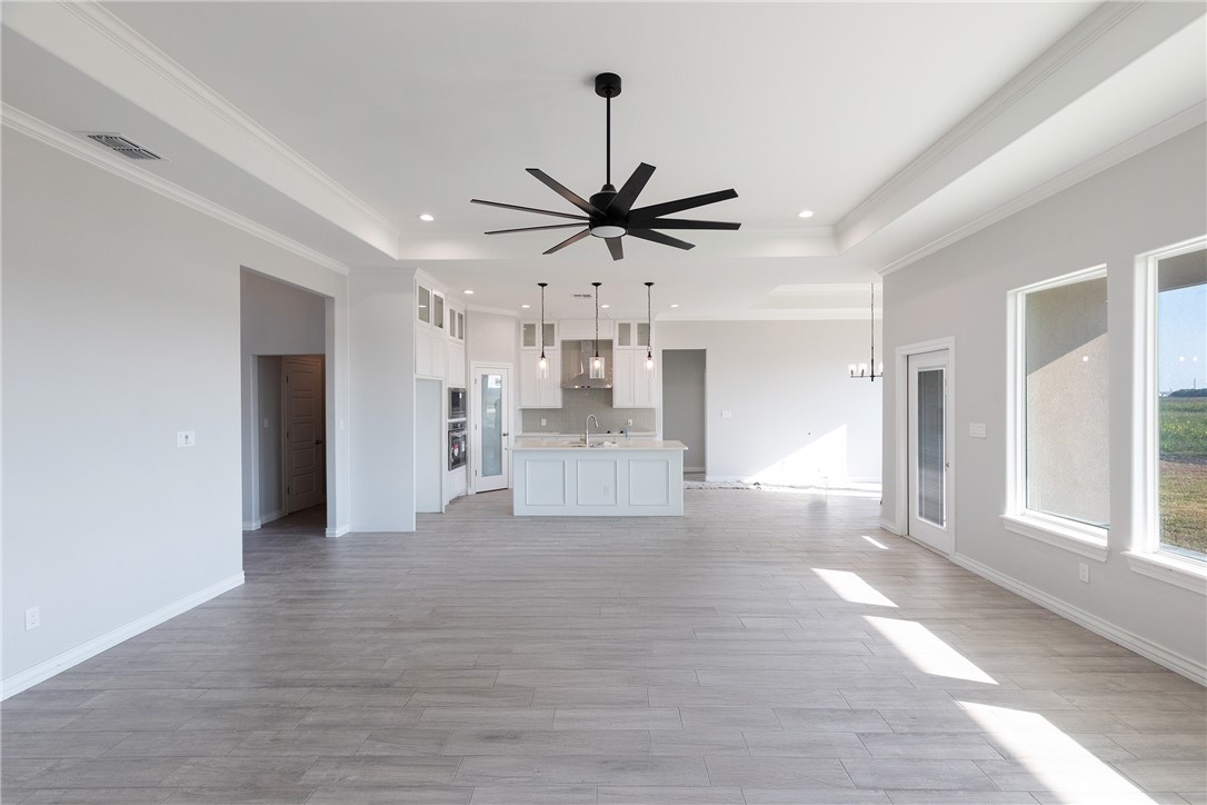 102 Moon Stone Property Photo 4