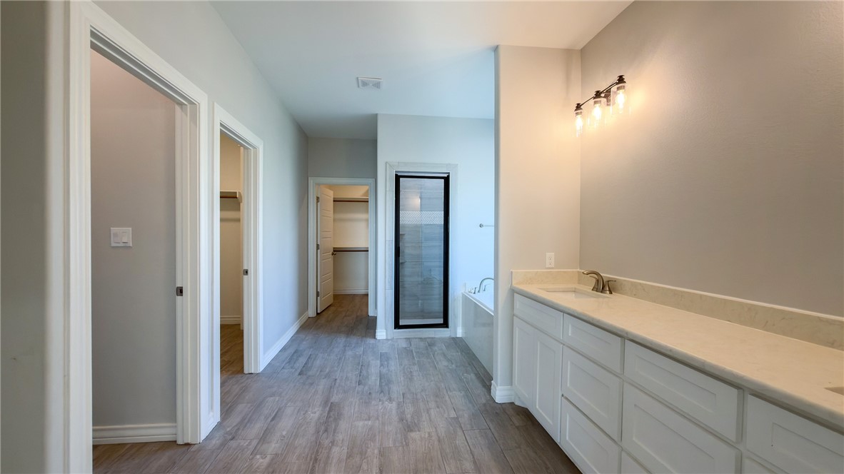 102 Moon Stone Property Photo 11