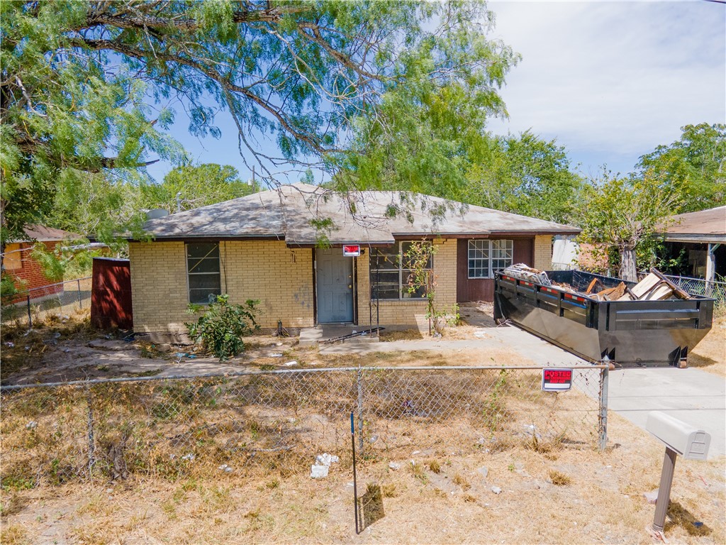 205 Brazos St Property Photo 2