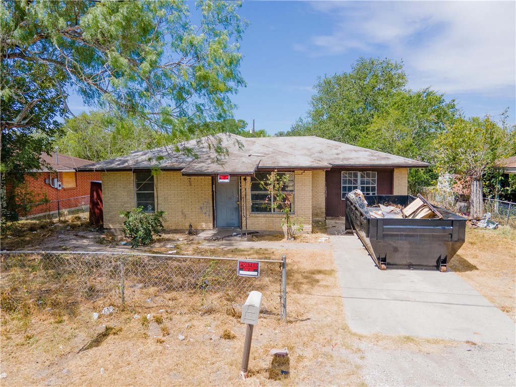 205 Brazos St Property Photo 3