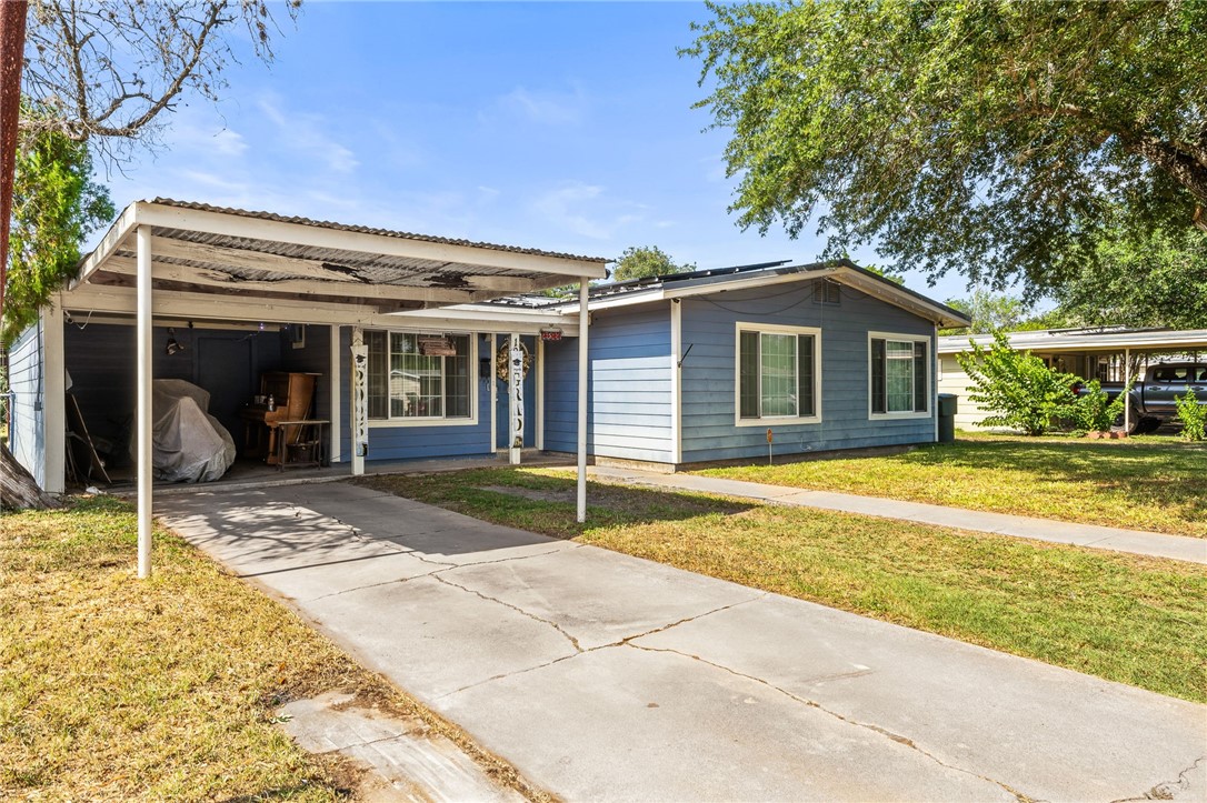 1011 Kleberg St Property Photo 2