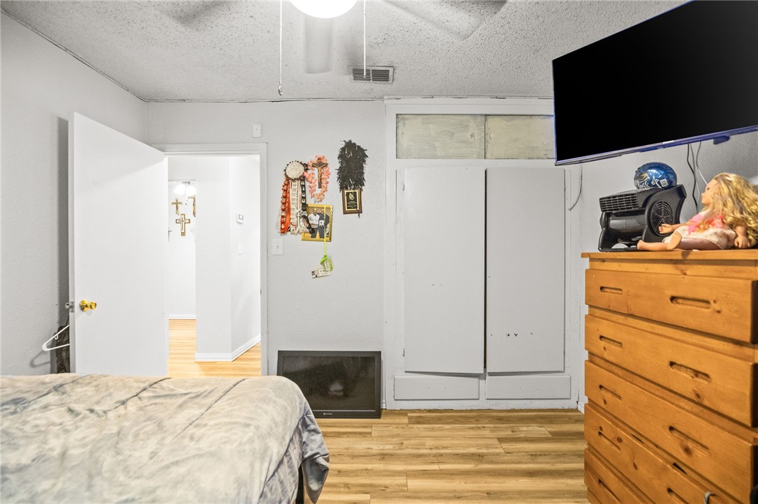 1011 Kleberg St Property Photo 15