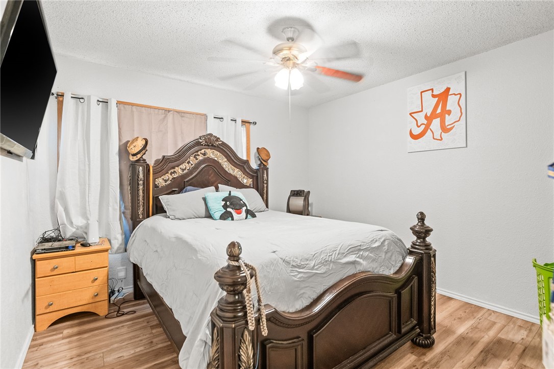 1011 Kleberg St Property Photo 16