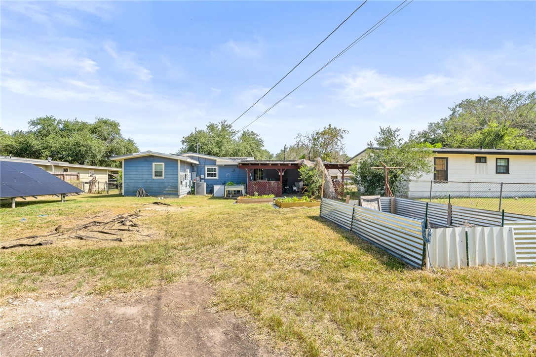 1011 Kleberg St Property Photo 19