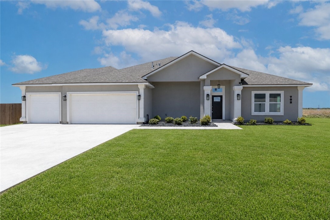 702 Mama Fefi Dr Property Photo 1
