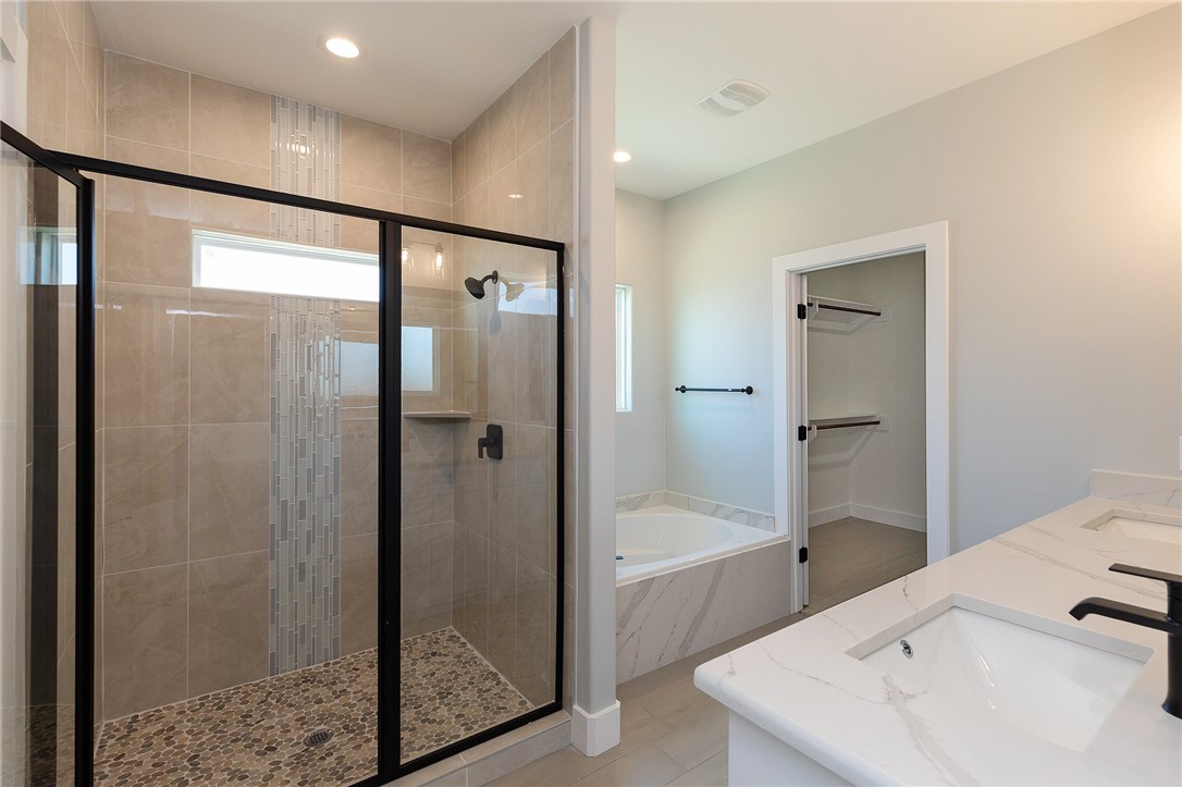 702 Mama Fefi Dr Property Photo 6