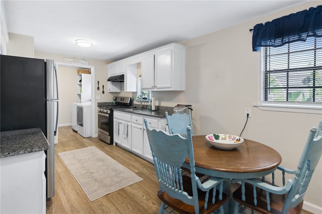 4633 Evelyn St Property Photo 9