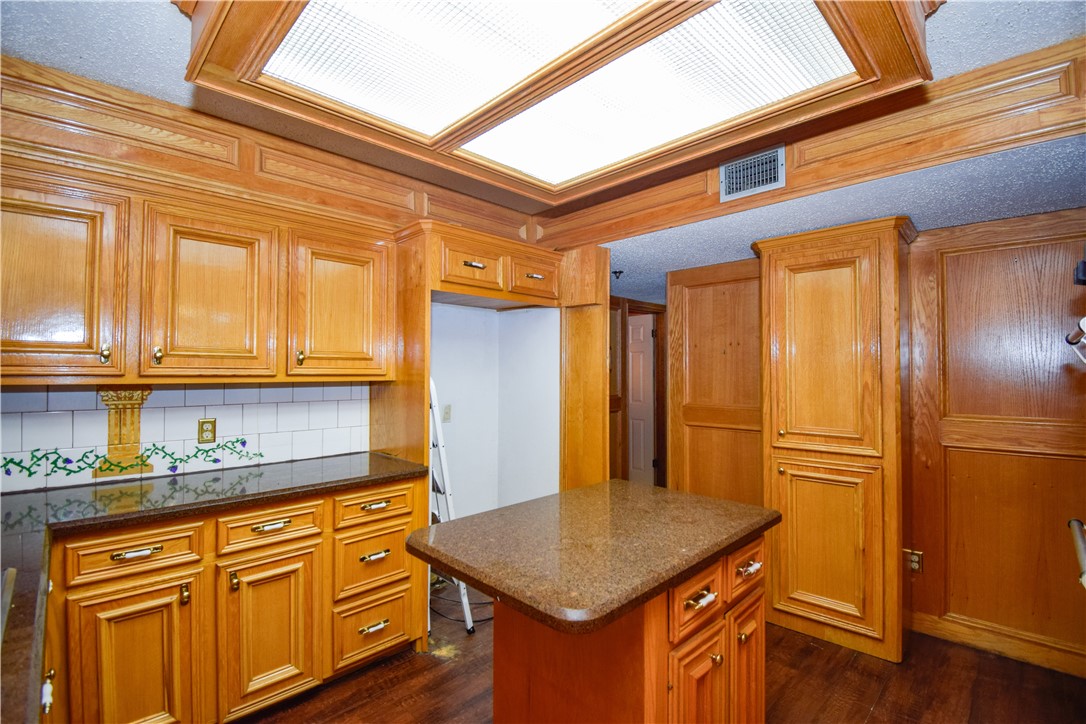 4330 Five Points Road Property Photo 8