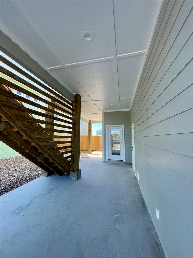 227 Port Mansfield St Property Photo 4