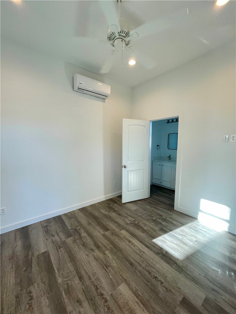 227 Port Mansfield St Property Photo 5