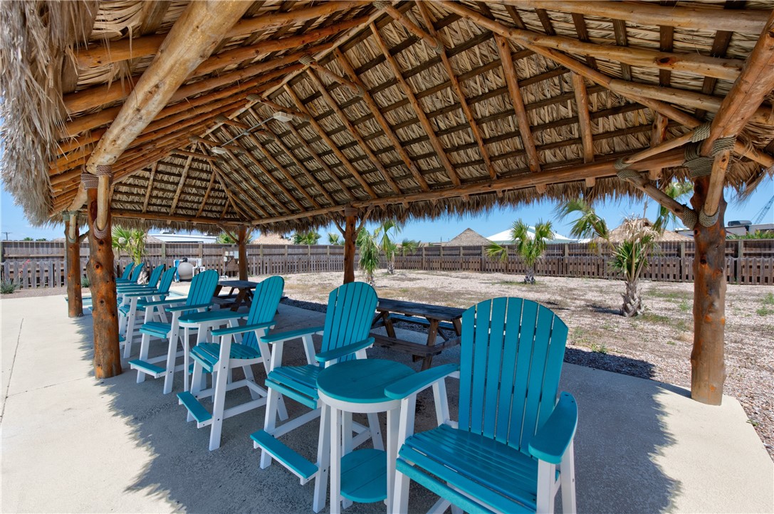 227 Port Mansfield St Property Photo 9