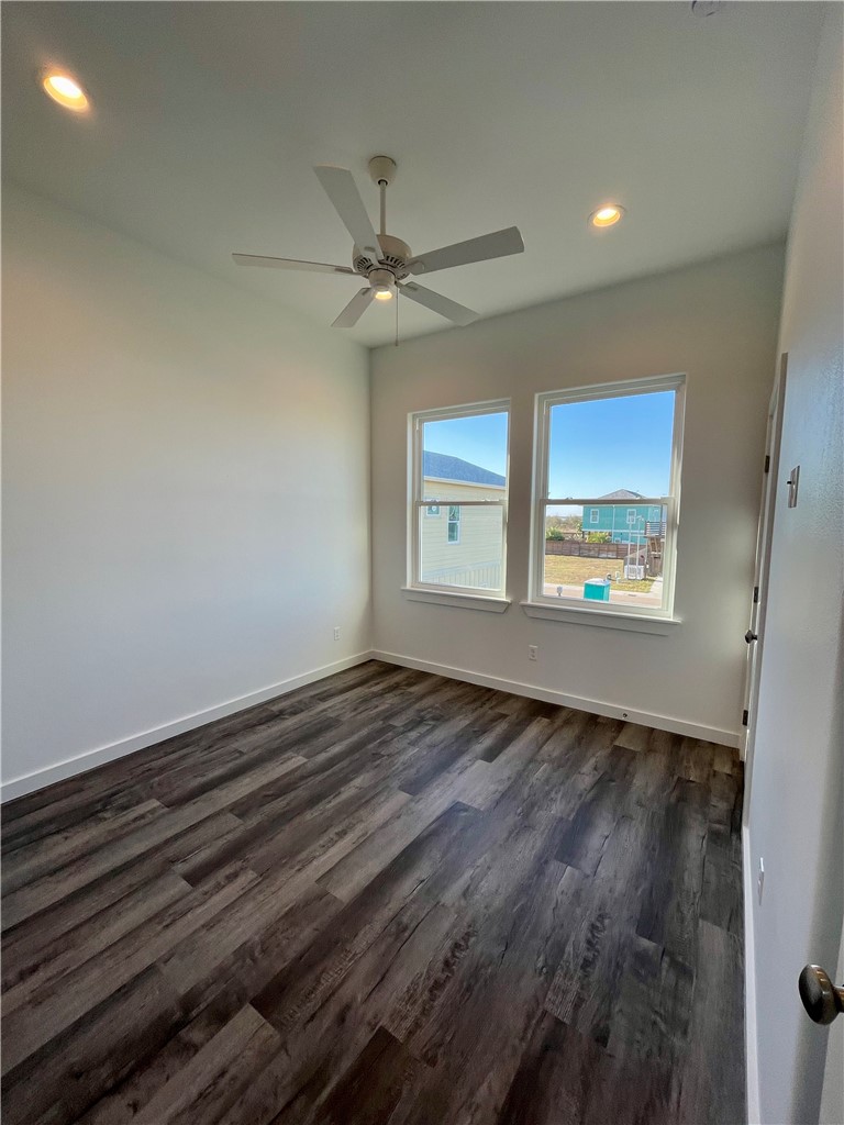 227 Port Mansfield St Property Photo 10