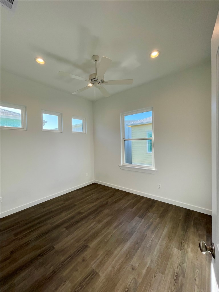 231 Port Mansfield St Property Photo 10