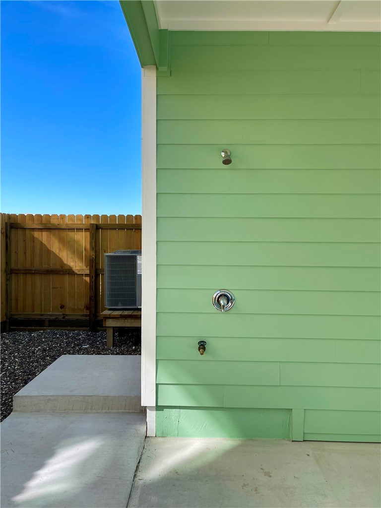 231 Port Mansfield St Property Photo 15