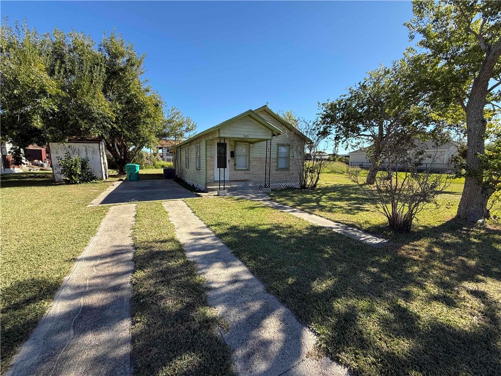 545 N Rife St Property Photo 3