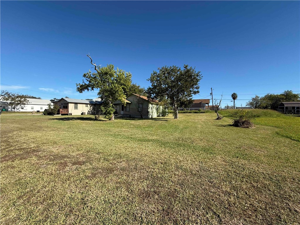 545 N Rife St Property Photo 5