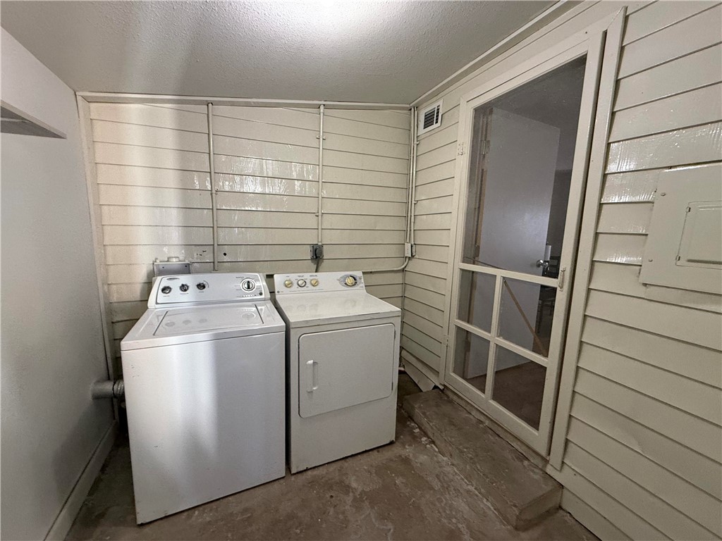 545 N Rife St Property Photo 22
