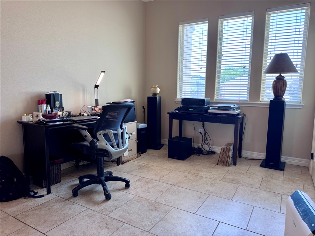 13942 Windjammer Dr Property Photo 23