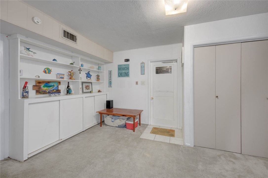 726 Caddo St Property Photo 8