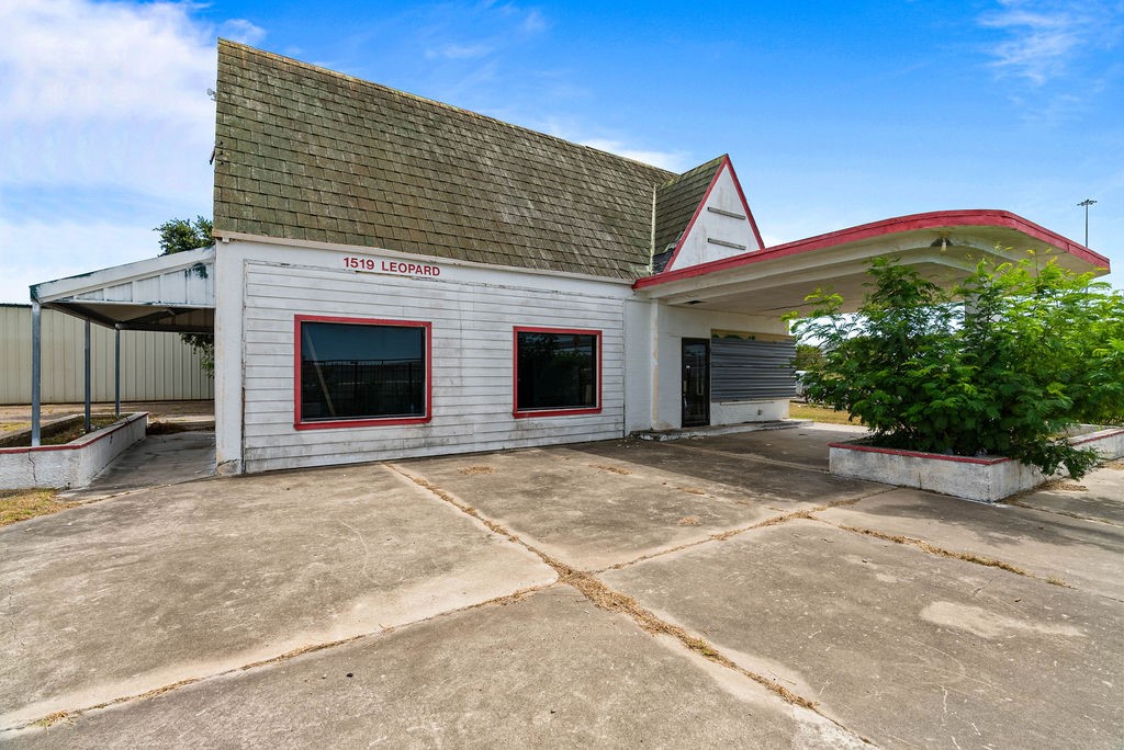1519 Leopard St Property Photo