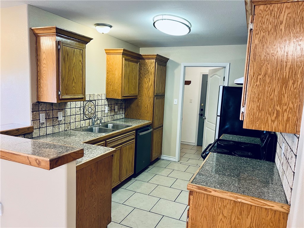 14006 Ambrosia St A Property Photo 4