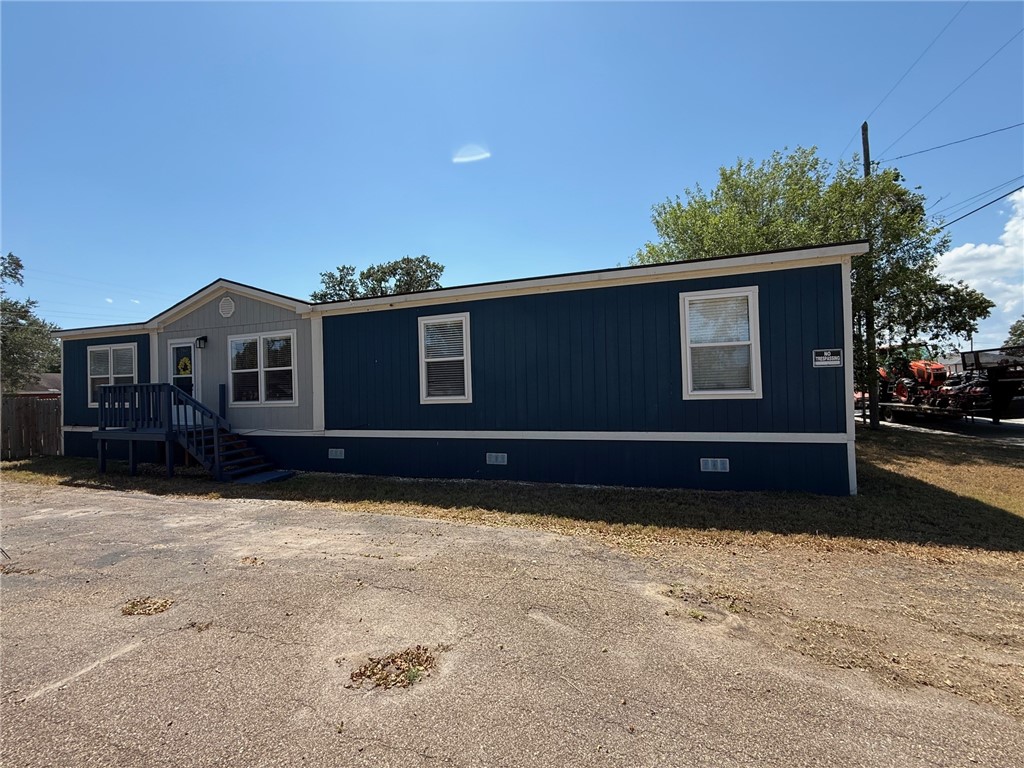 806 Wood Ave Property Photo 1