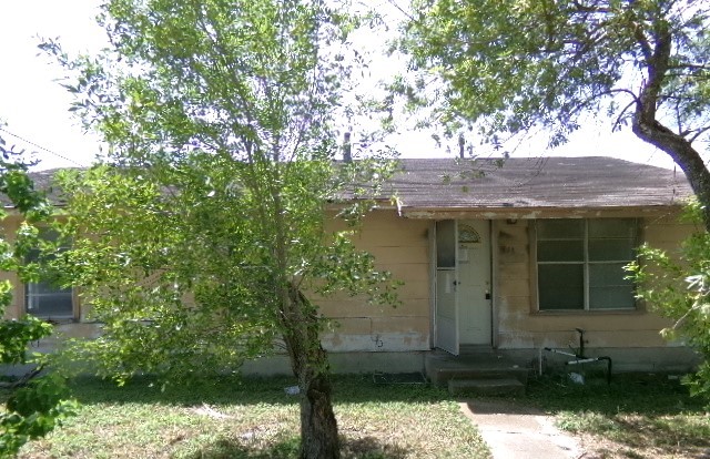 918 N Live Oak St