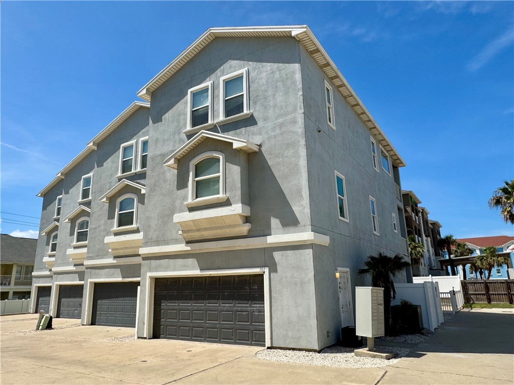 15217 Windward Dr 101