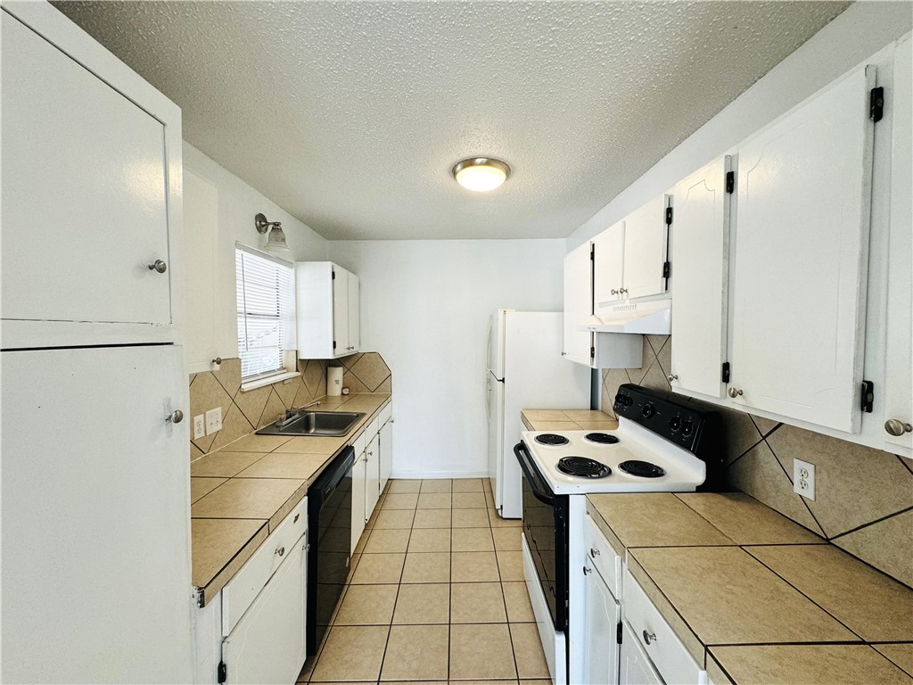 2119 Zephyr Property Photo 5