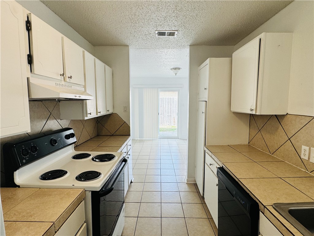 2119 Zephyr Property Photo 6