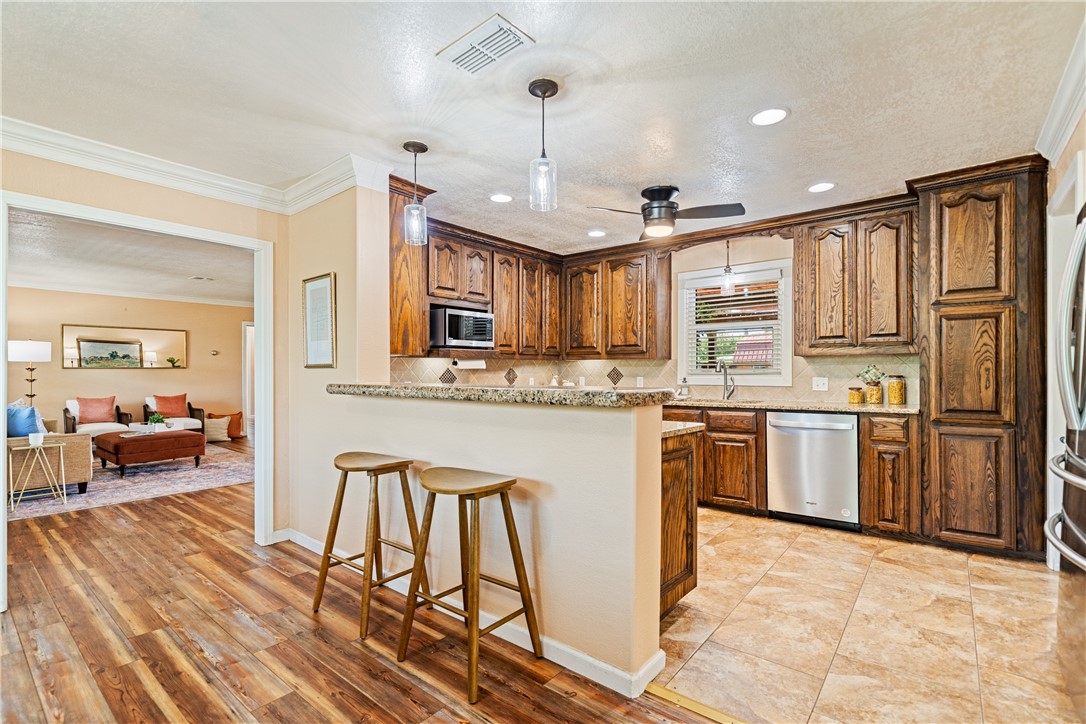 345 Doddridge St Property Photo 9