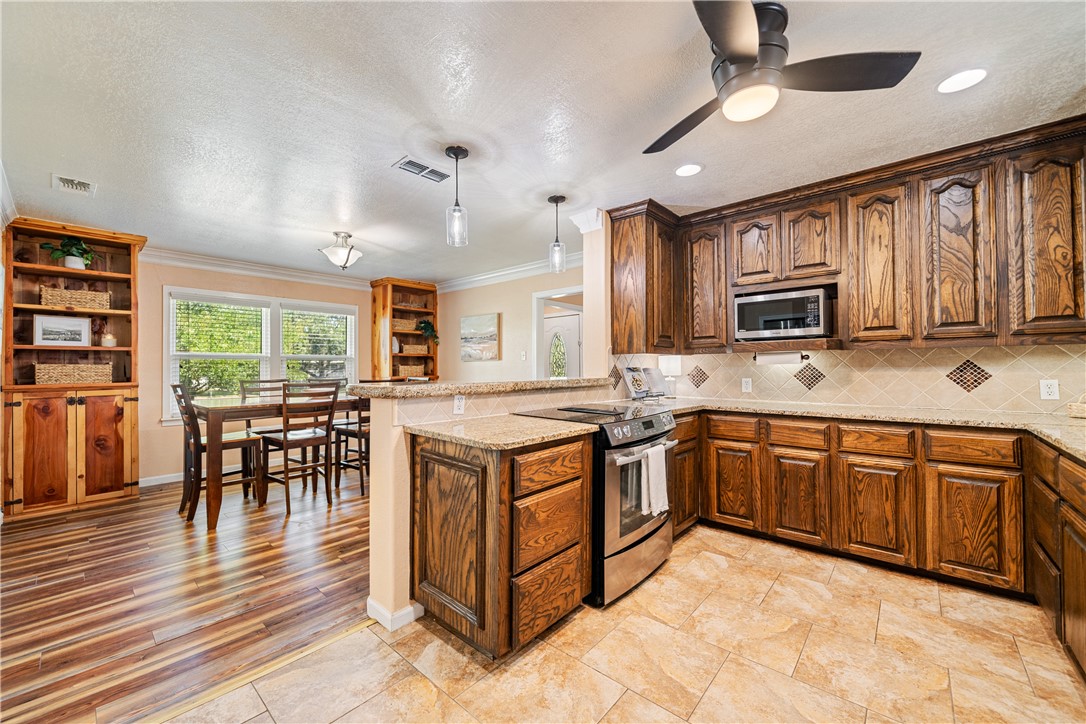 345 Doddridge St Property Photo 11