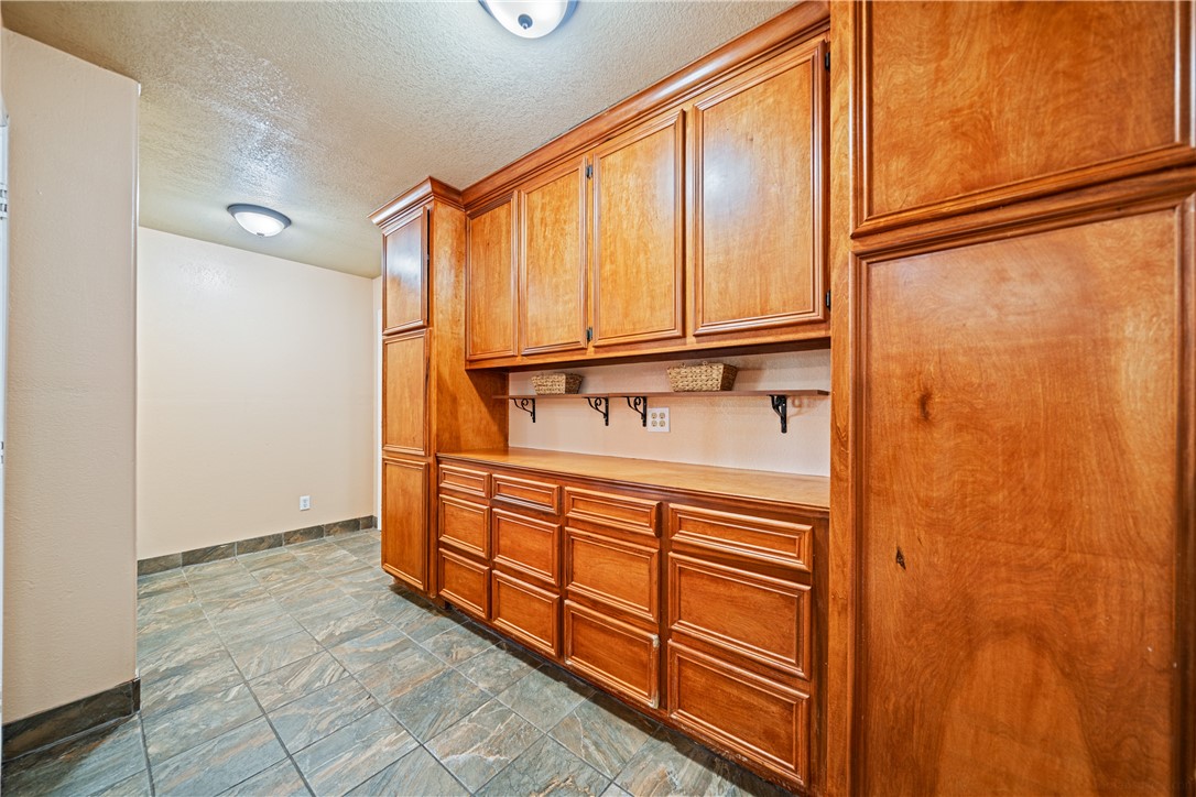 345 Doddridge St Property Photo 13