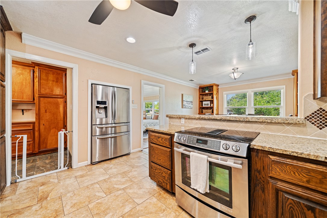 345 Doddridge St Property Photo 16